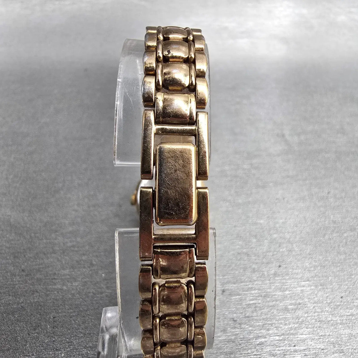 Seiko Watch Women 19mm Black Dial Gold Tone Round V401-0289 New Battery Vintage27
