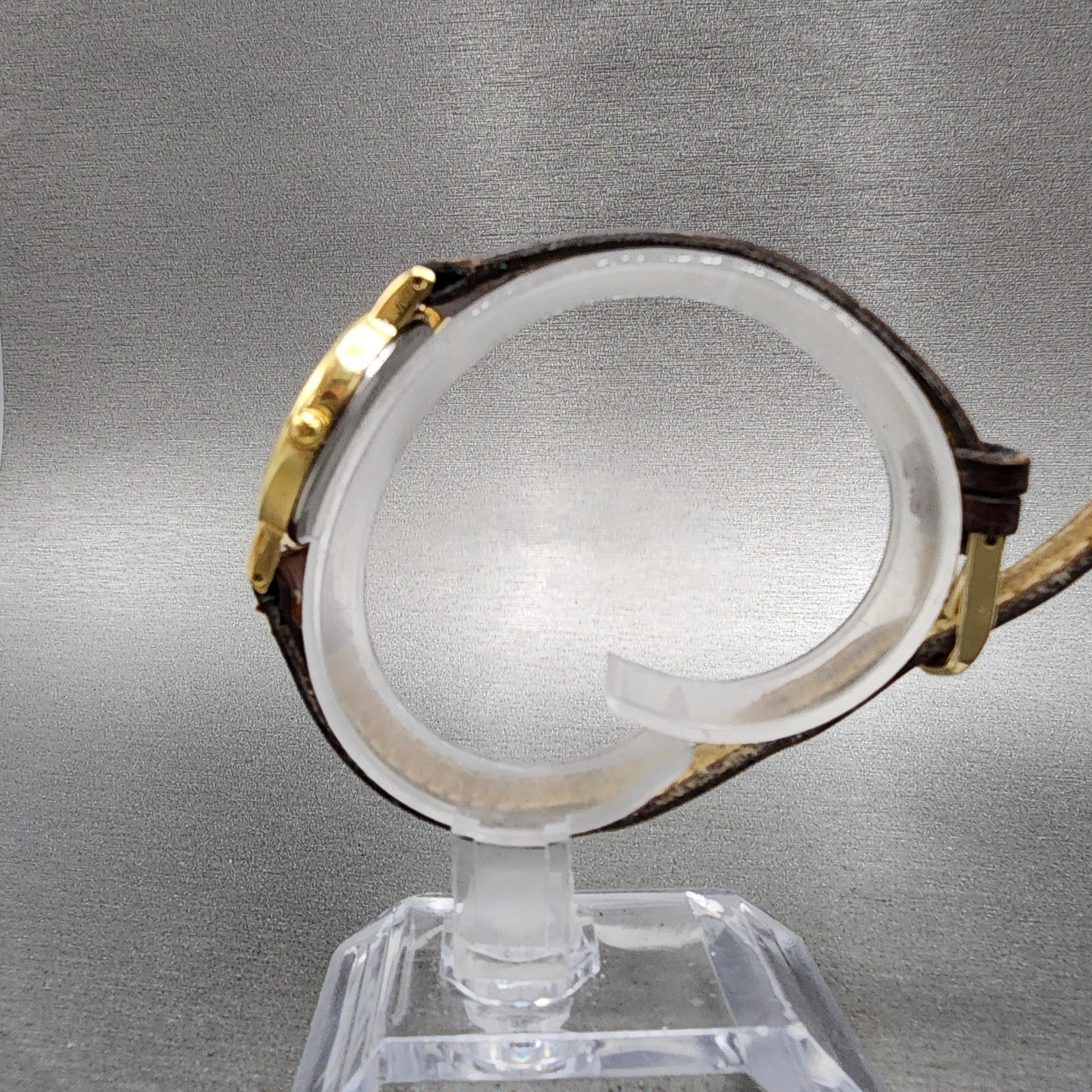 Seiko Watch Women 26mm White Dial Gold Tone Round 2y000C10 New Battery6