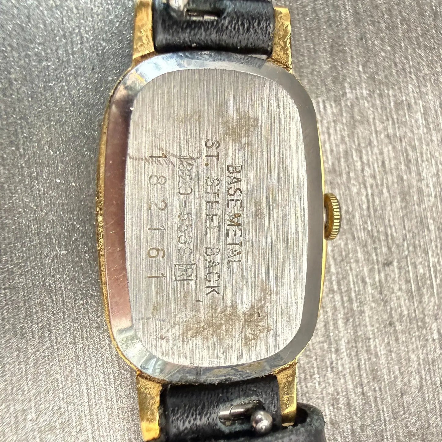 Seiko Watch Women 15mm Champagne Dial Gold Tone Rectangle 1320-5539 New Battery10