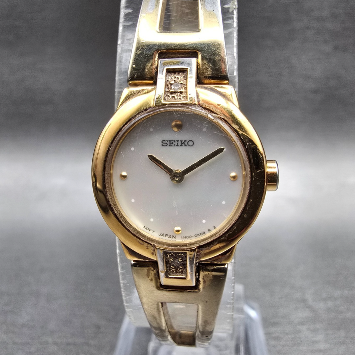Seiko Watch Women 20mm MOP Dial Gold Diamonds Round 1N00-0GN0 New Battery0