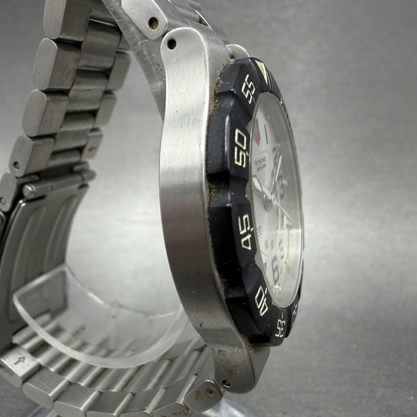 Victorinox Swiss Army Summit XLT Watch Men 39mm Silver Dial Steel Date PARTS4
