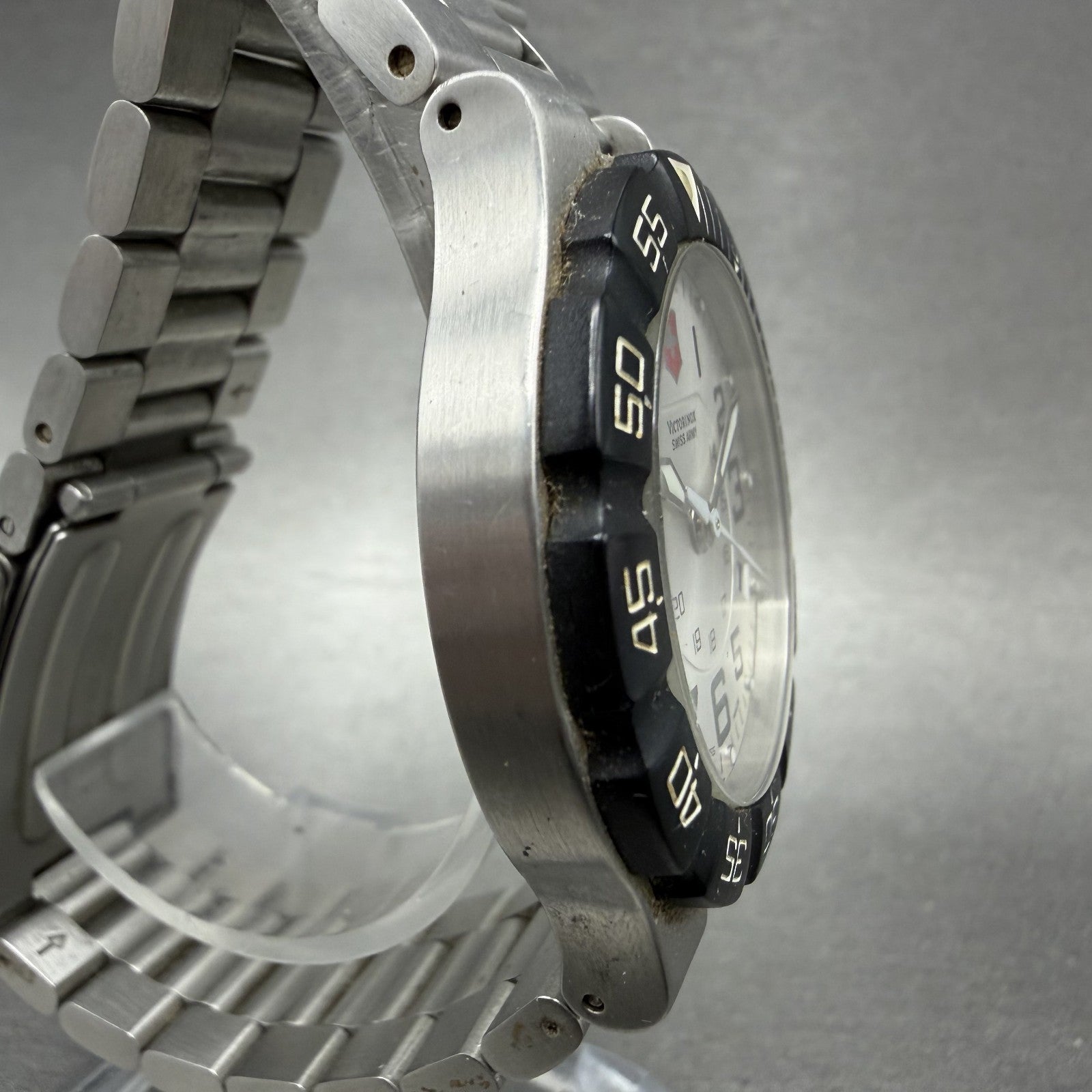 Victorinox Swiss Army Summit XLT Watch Men 39mm Silver Dial Steel Date PARTS4