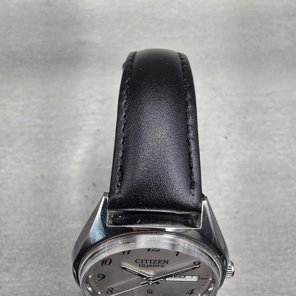 Citizen CQ Watch Men 34mm Silver Dial Silver Tone Daydate 1100-S63804 New Batt4