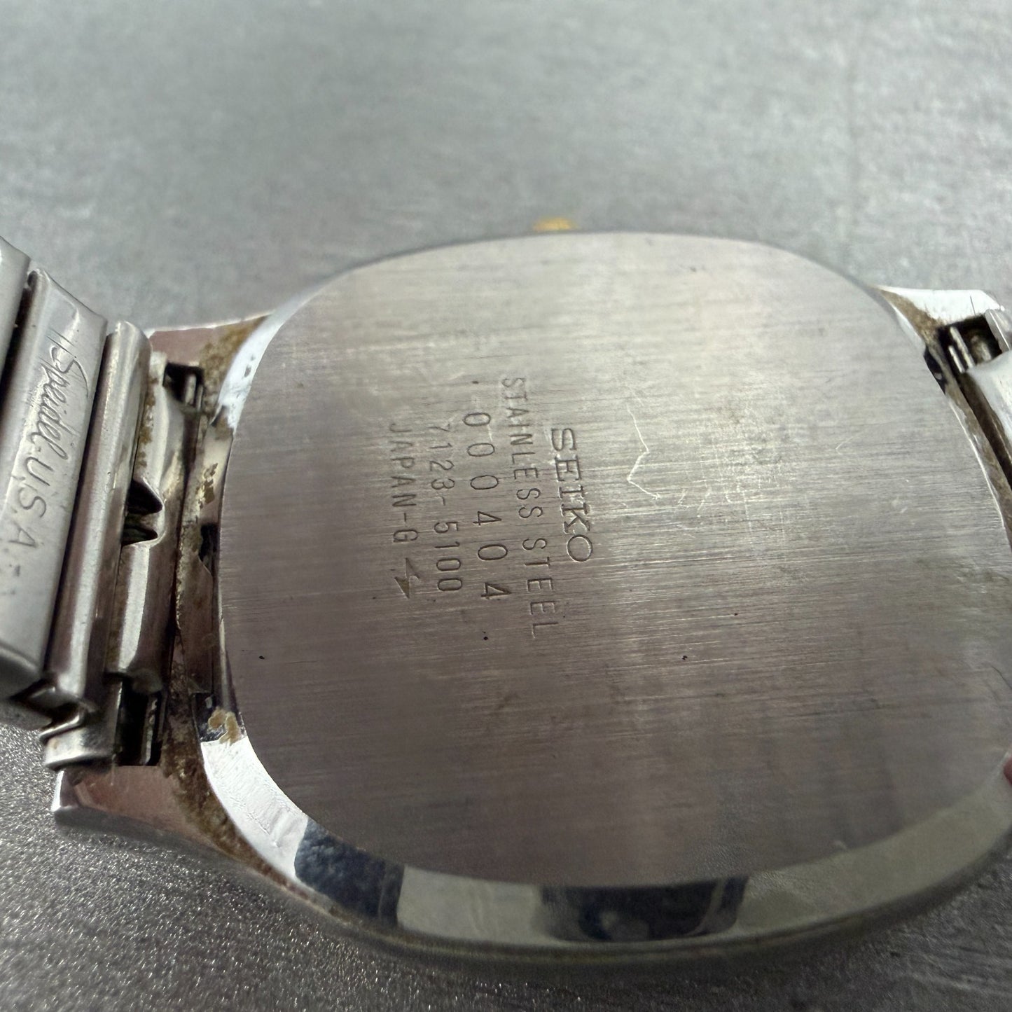 Seiko SQ Watch Men 32mm Silver Dial Two Tone Daydate Rectangle 7123-5100 PARTS10