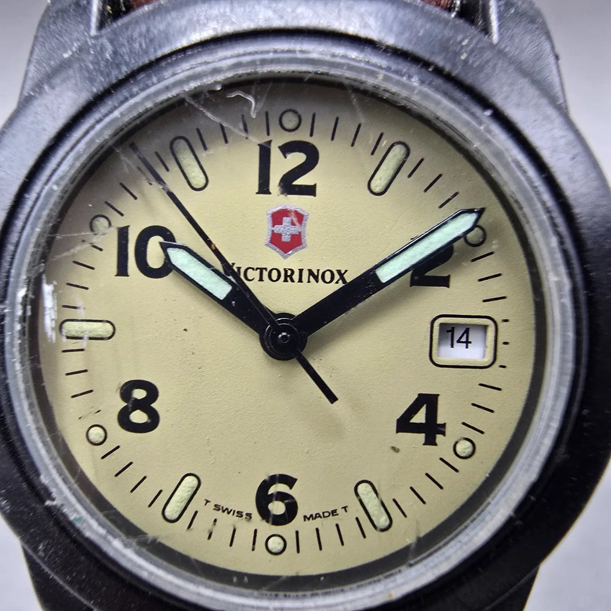 Victorinox Swiss Army Yeoman Watch Women 30mm Brown Dial Black Tone Date PARTS2