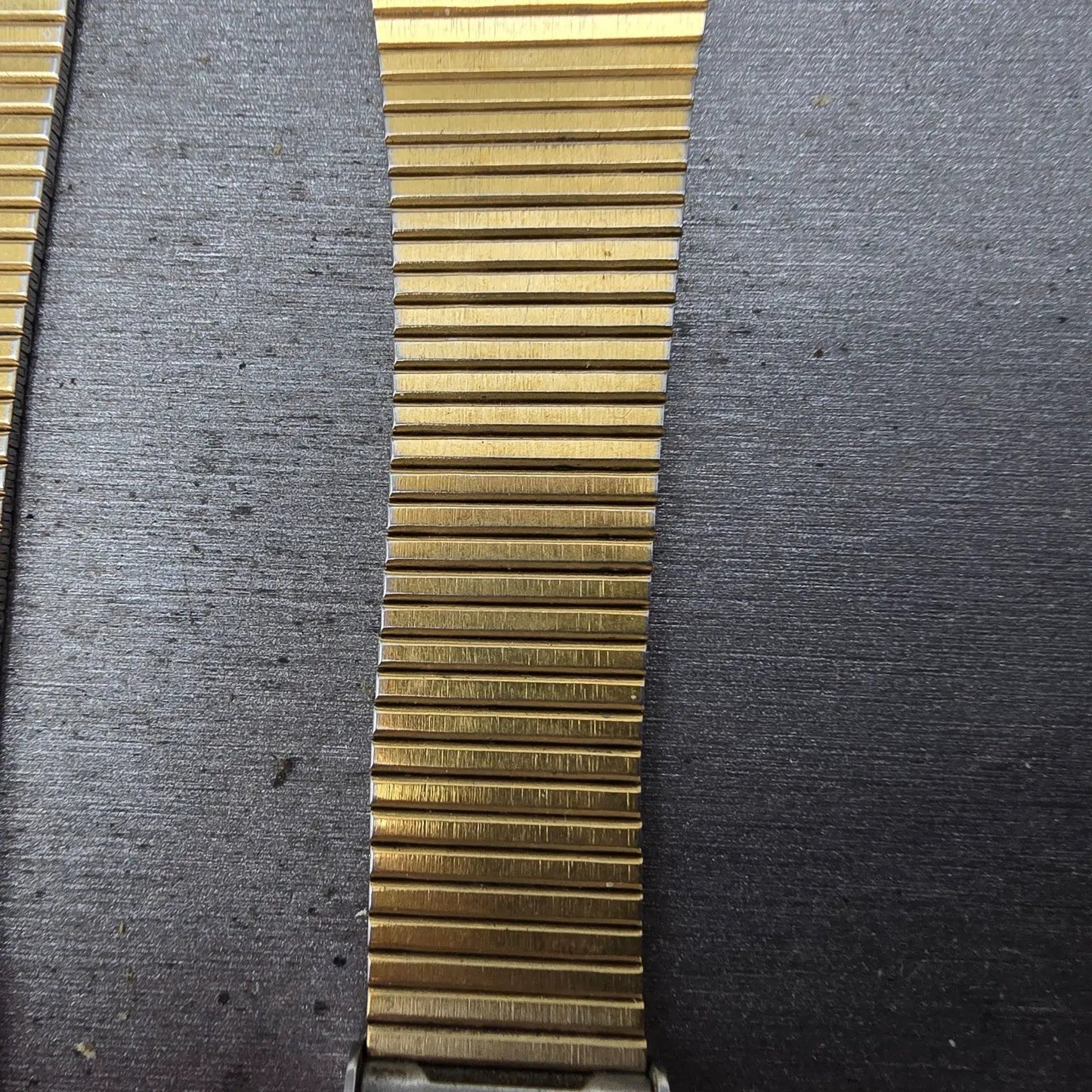 Seiko Bracelet 18mm Stainless Steel Gold Tone Tri Folding Clasp VTG Japan G10162