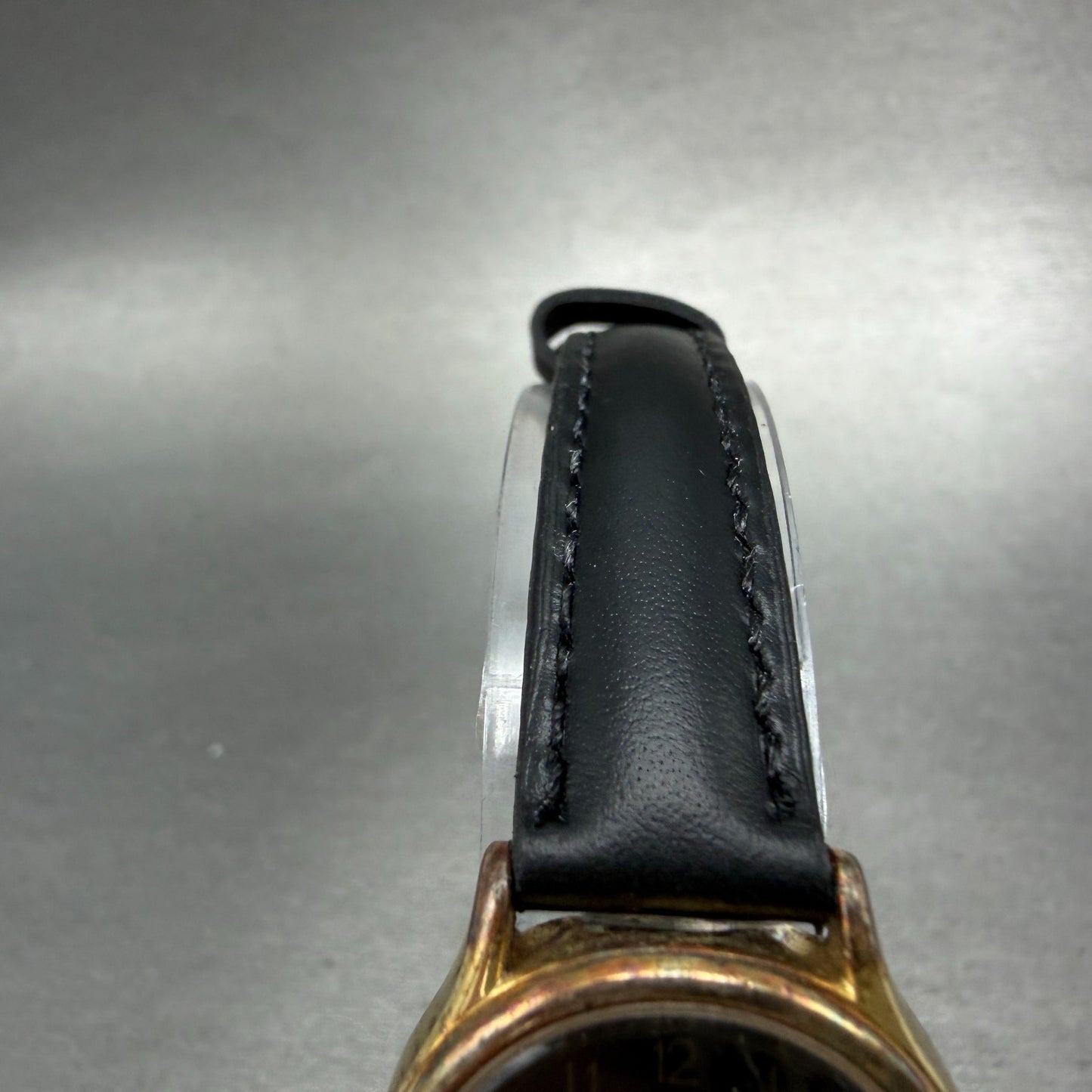 Seiko Watch Women 24mm Black Dial Gold Tone Round 2G38-0050 New Battery Vintage4