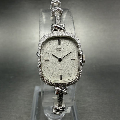 Seiko Watch Women 16mm Silver Dial Silver Tone Rectangle 1400-5560 New Battery0