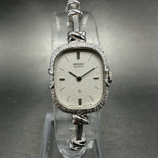Seiko Watch Women 16mm Silver Dial Silver Tone Rectangle 1400-5560 New Battery0