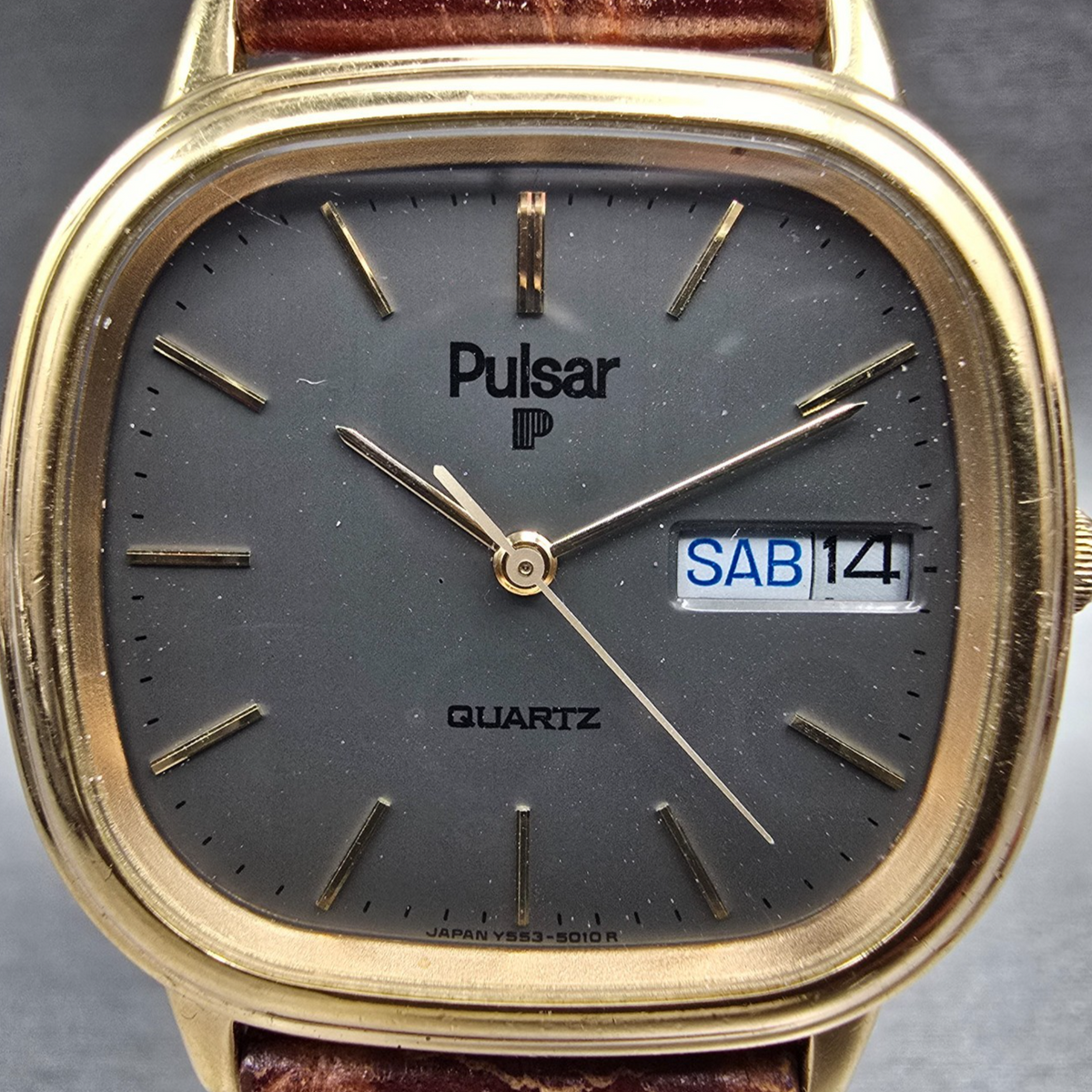 Seiko Pulsar Watch Men 33mm Gray Dial Gold Tone Rectangle Y553-5019 READ! NewBat1