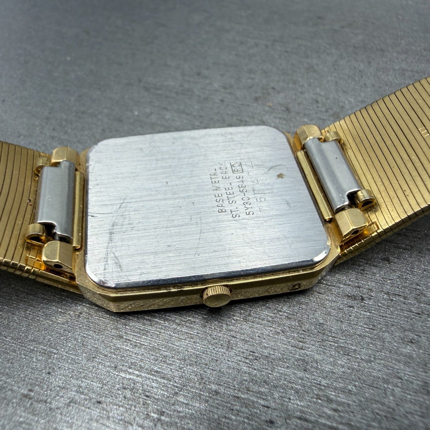 Seiko Tank Watch Men 25mm Silver Dial Gold Tone Rectangle READ! 5Y30-5B49 NewBat10