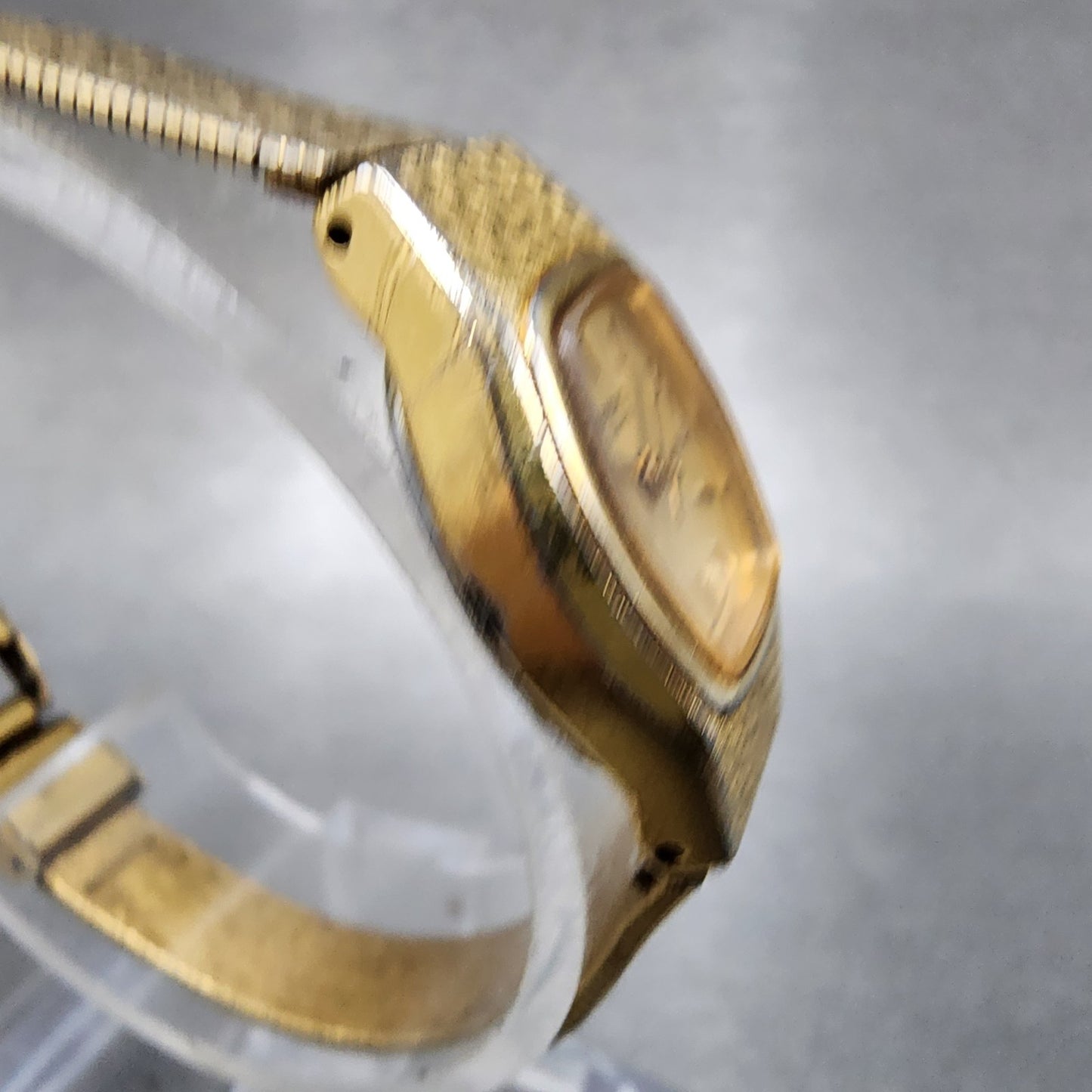 Seiko Watch Women 17mm Gold Dial Gold Tone Hexagon 4N015029 New Battery3
