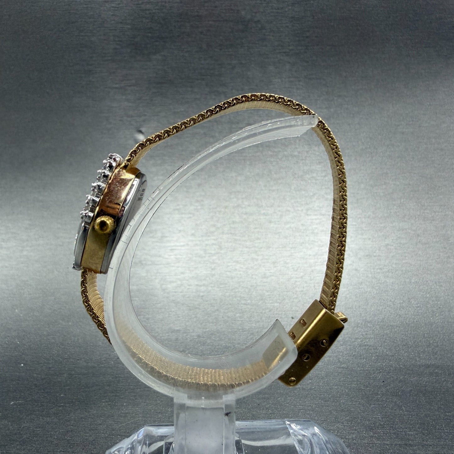 Gruen Watch Women 16mm White Dial Gold Tone Oval Diamond Bezel New Battery ABC6