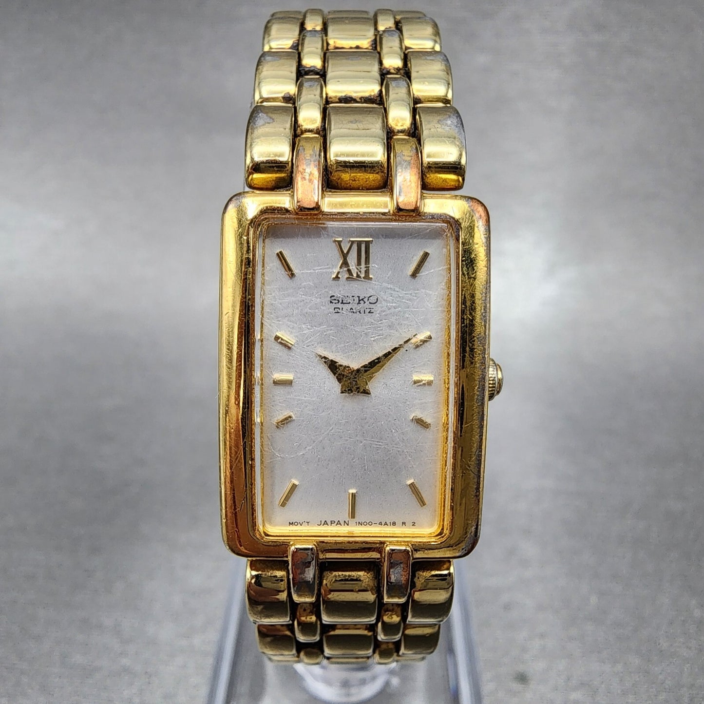 Seiko Tank Watch Women 17mm White Dial Gold Tone Rectangle 1N006B79 New Batt0