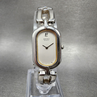 Seiko Tank Watch Women 17mm White Dial Silver Tone 73205330 New Battery0