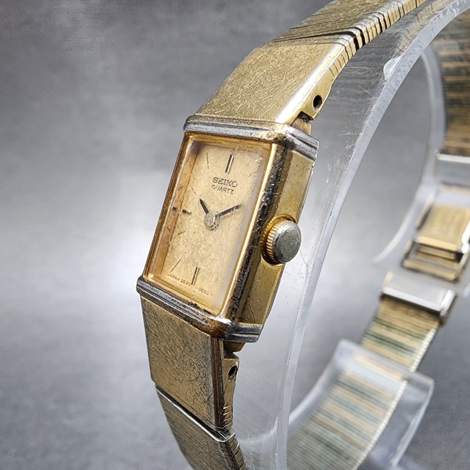 Seiko Tank Watch Women 12mm Champagne Dial Gold Tone 2e205400 New Battery2