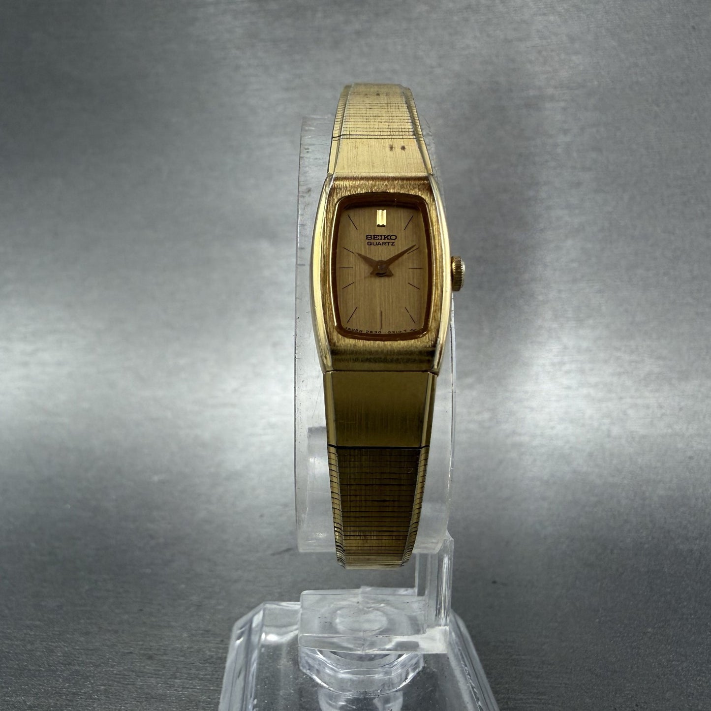Seiko Tank Watch Women 13mm Champagne Dial Gold Tone Rectangle 2e205139 NewBatt5