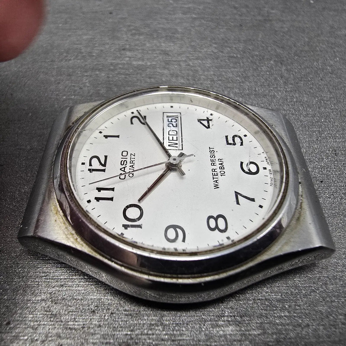 Casio MMW-80 Watch Men 34mm Silver Dial Silver Daydate Round VTG 394 PARTS4