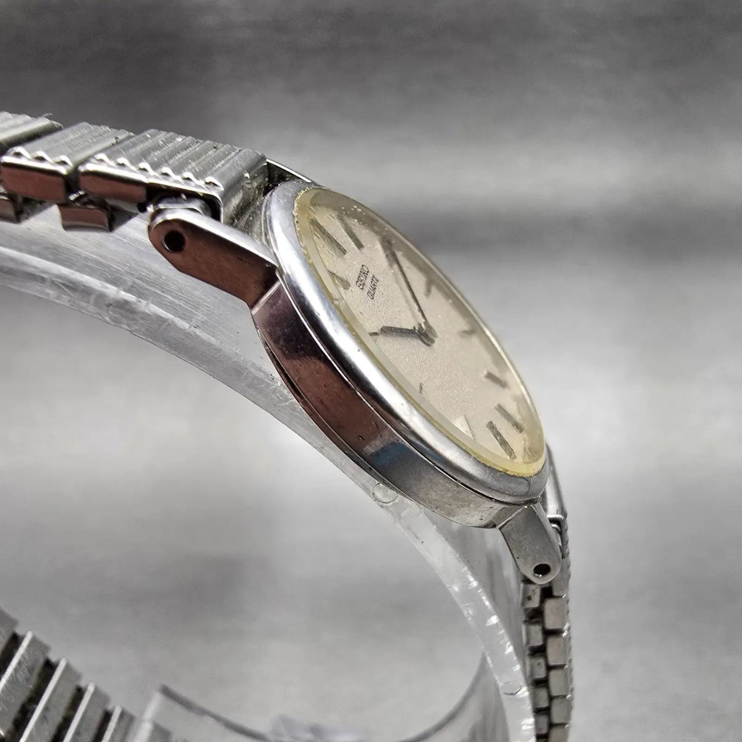 Seiko Watch Women 22mm Silver Dial Silver Tone Round 1400-0049 New Battery VTG3