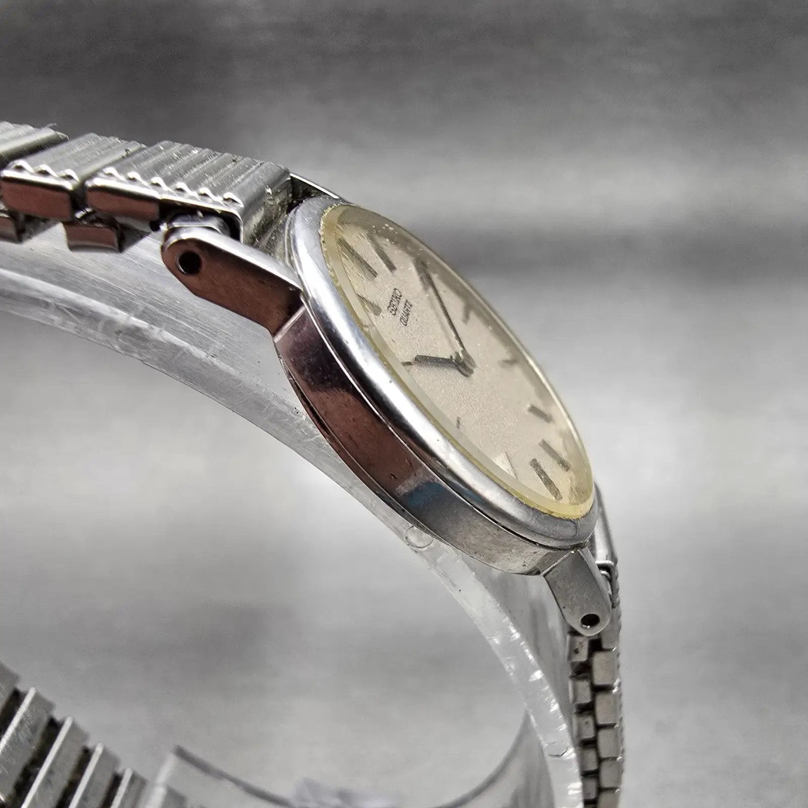 Seiko Watch Women 22mm Silver Dial Silver Tone Round 1400-0049 New Battery VTG3