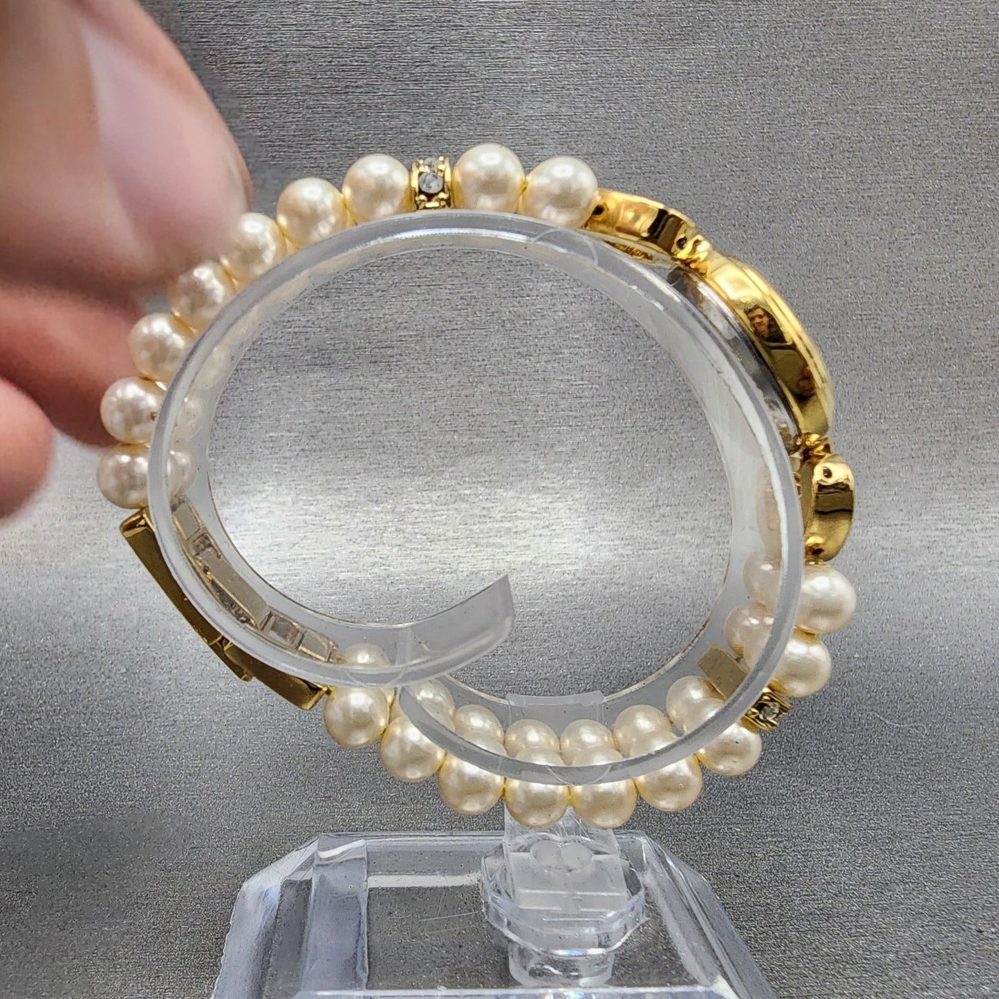Avon Watch Women 18mm Silver Dial Gold Tone Oval Crystal Accents New Battery8