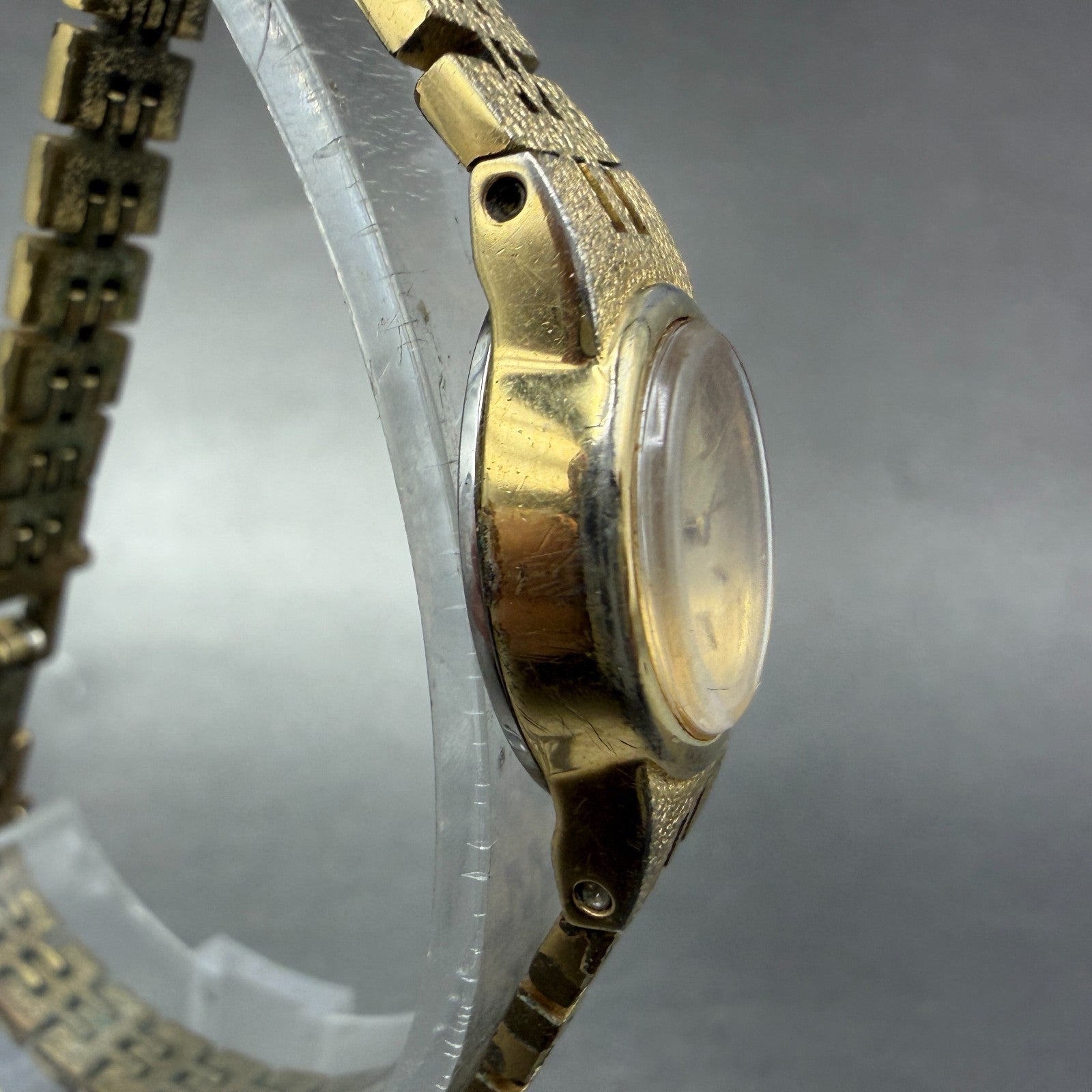 Seiko Watch Women 16mm Champagne Dial Gold Tone Round 5420-0039 New Battery HG63