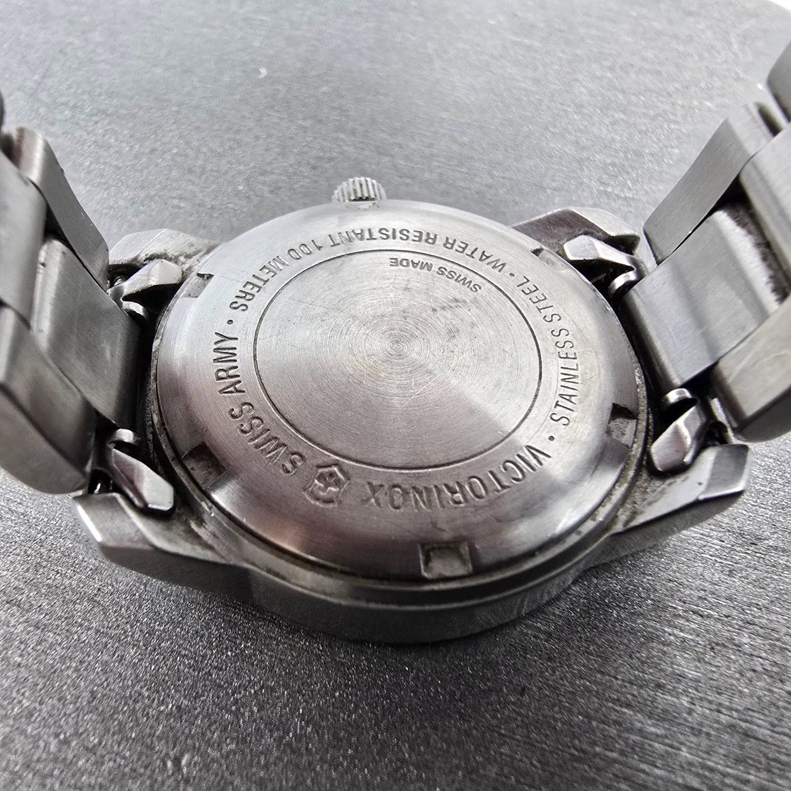 Victorinox Swiss Army Field Watch Women 30mm Silver Dial Steel Date New Battery9