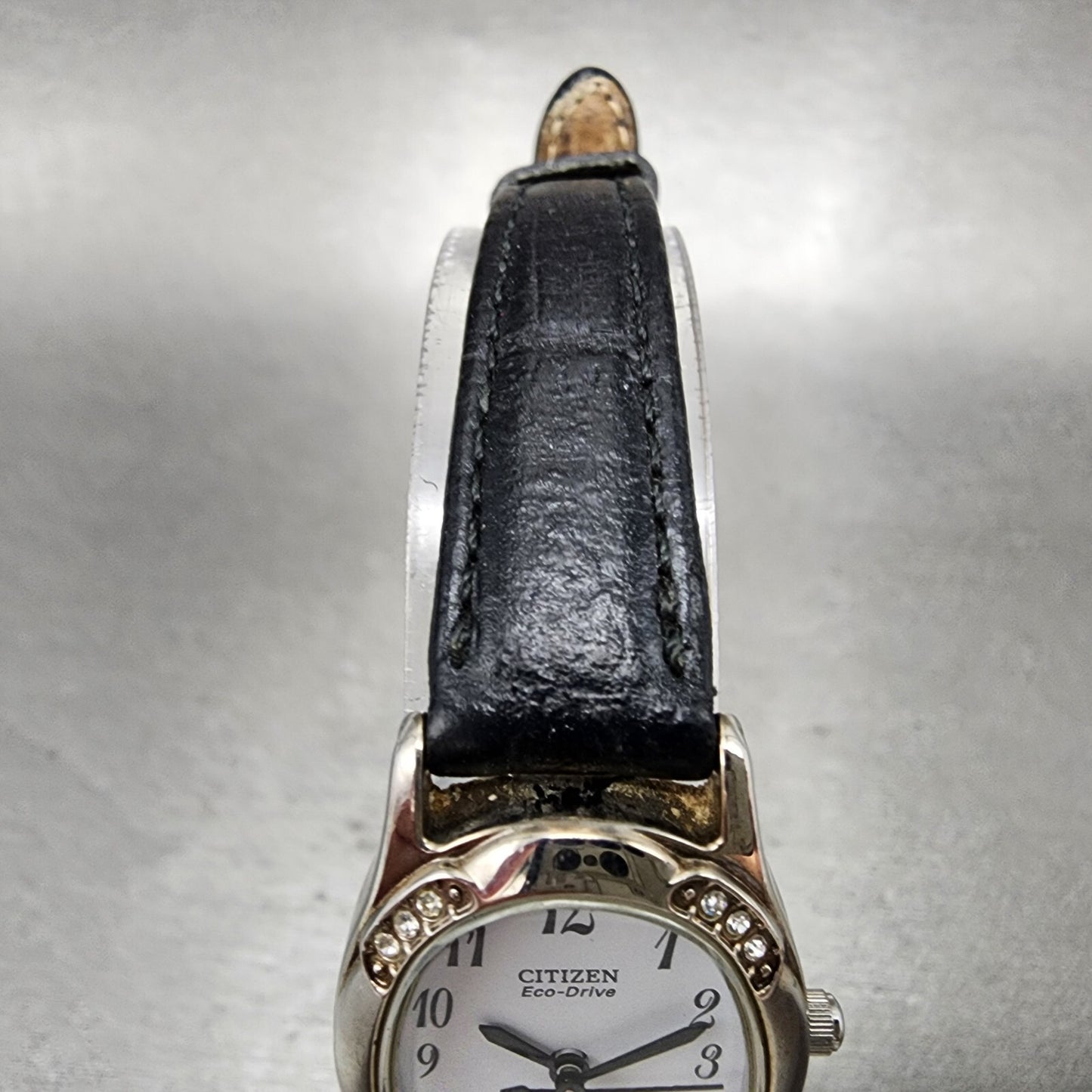 Citizen EcoDrive Watch Women 22mm White Dial Silver Tone Oval E031S022495 Runs4