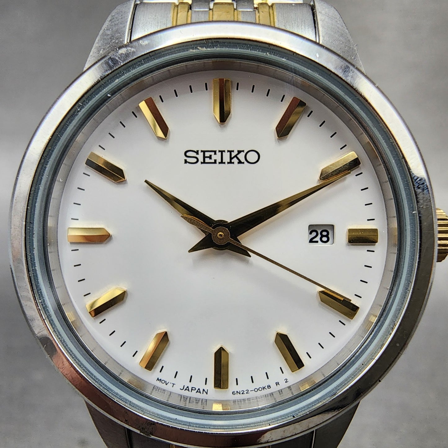 Seiko Watch Women 29mm White Dial Two Tone Date Round 6n2200a0 New Battery1