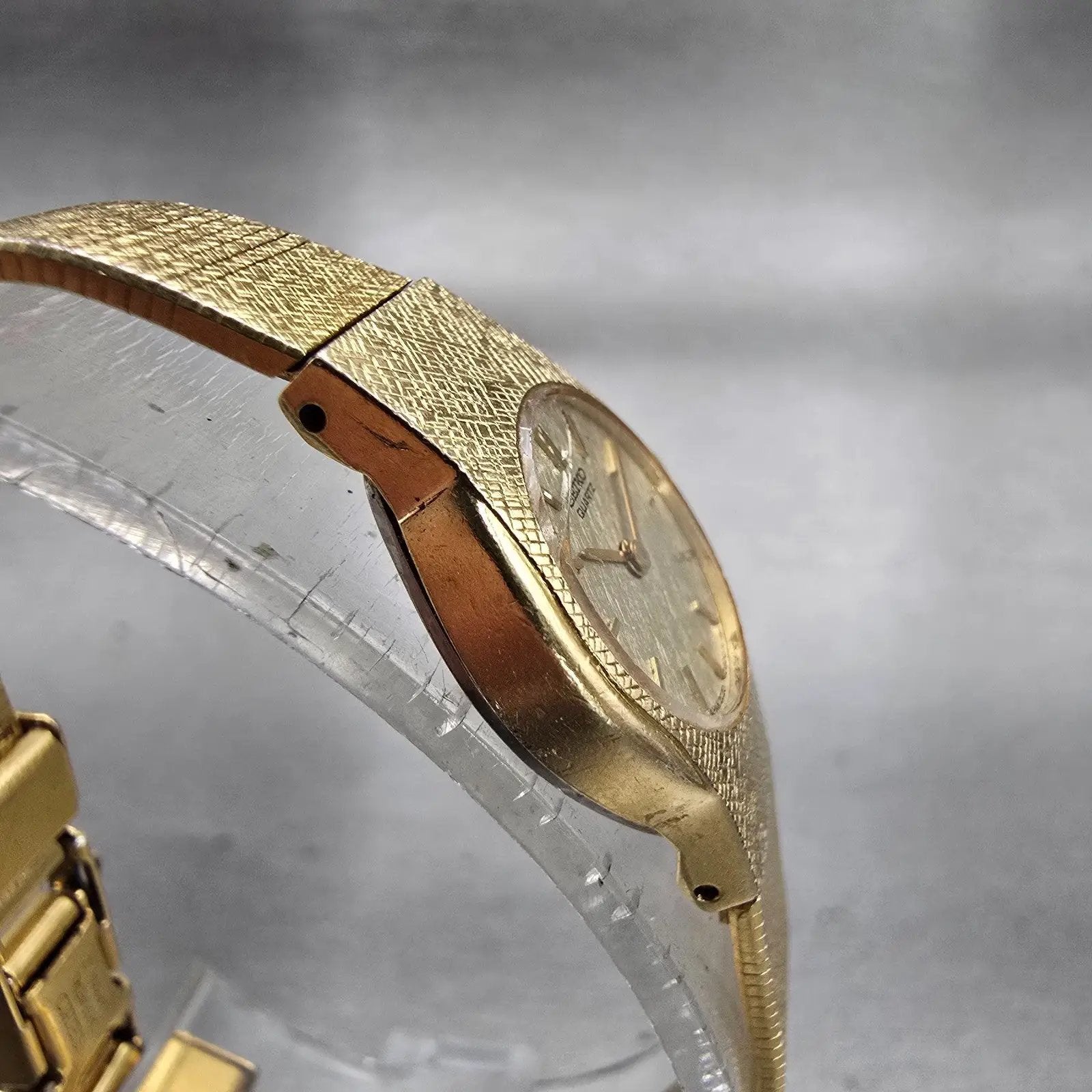 Seiko Watch Women 17mm Gold Dial Gold Tone Round 2C20-0149 VTG New Battery3