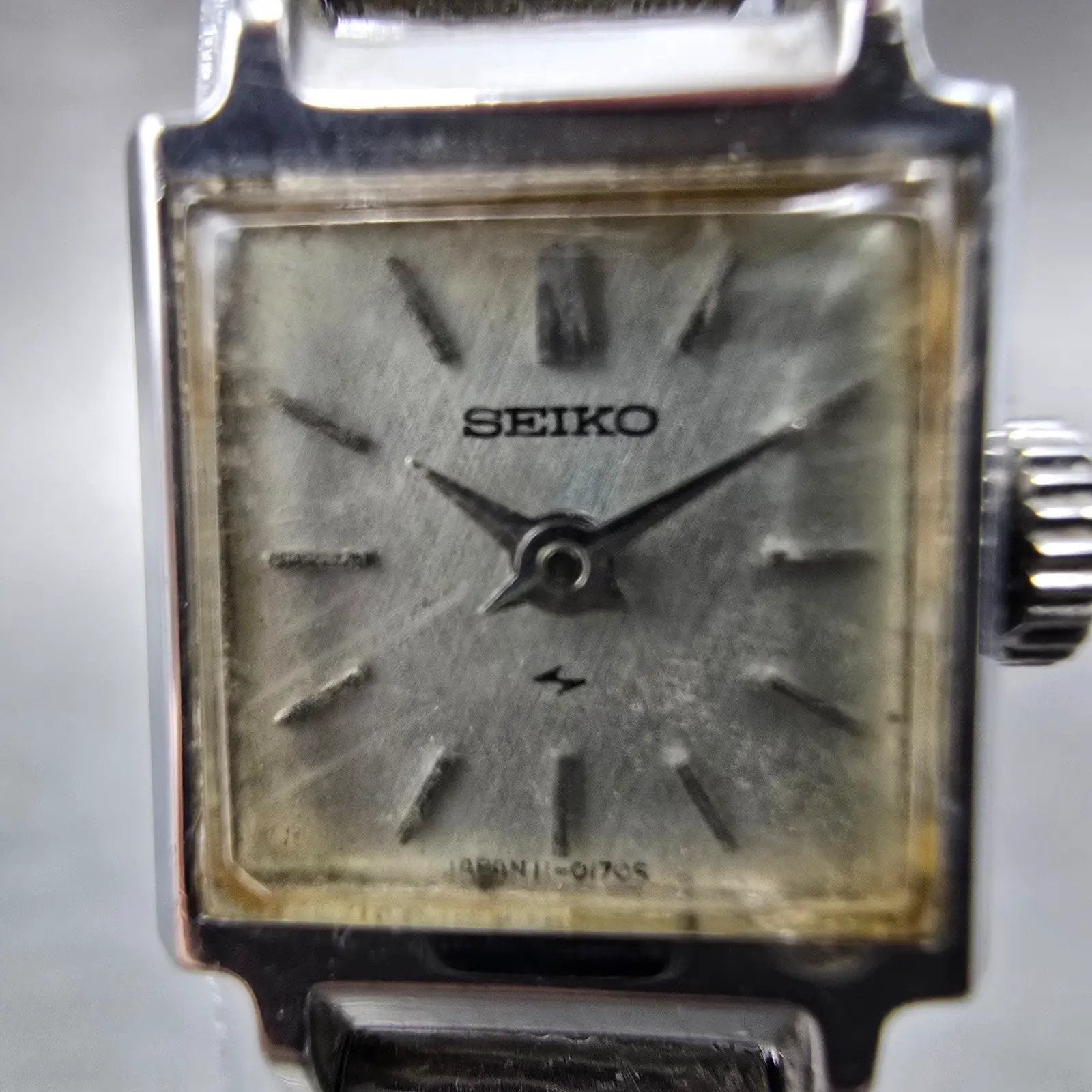 Seiko Watch Women 15mm Silver Dial Silver Tone Rectangle 11-3069 Vintage Works1