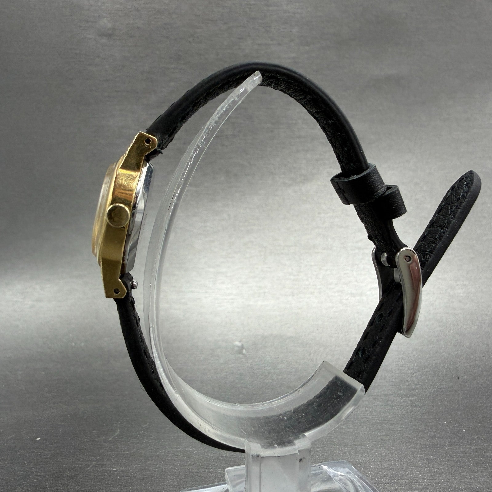 Seiko Watch Women 17mm Champagne Dial Gold Tone Oval 1400-7379 New Battery VTG6
