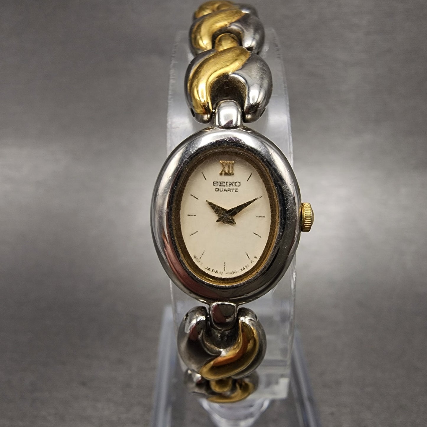 Seiko Watch Women 17mm Cream Dial Two Tone Oval Vintage 4N00F130 New Battery0