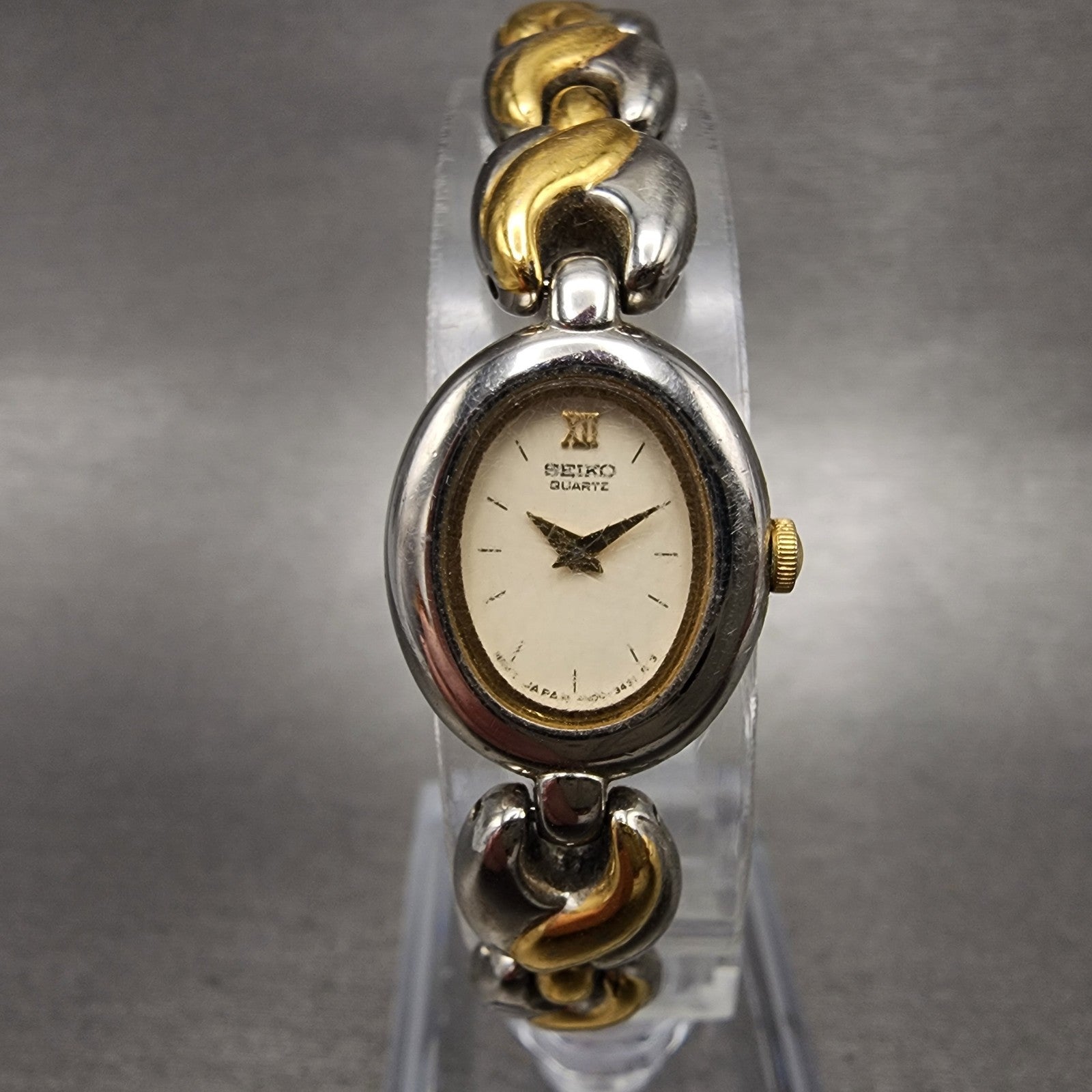 Seiko Watch Women 17mm Cream Dial Two Tone Oval Vintage 4N00F130 New Battery0