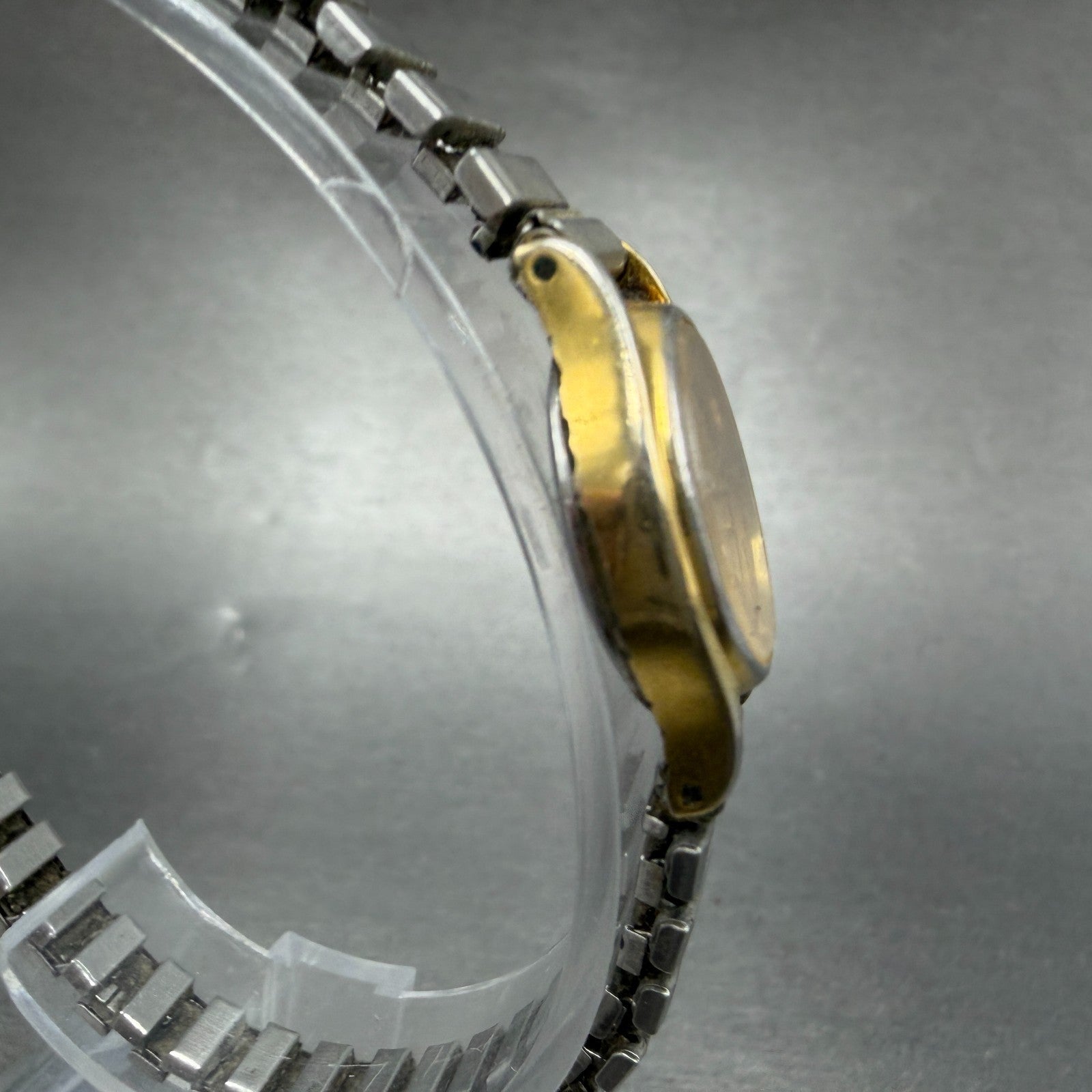 Seiko Watch Women 20mm Champagne Dial Gold Tone Round 2Y01-0A19 New Battery VTG13