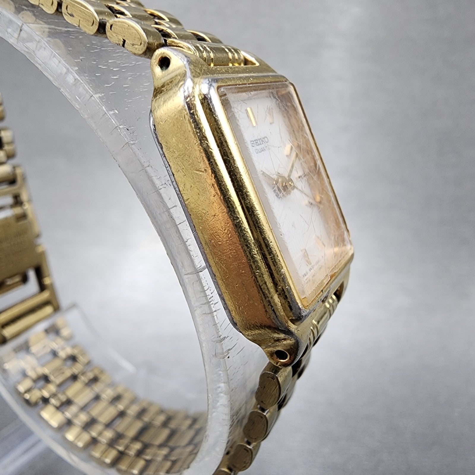 Seiko Tank Watch Women 18mm White Dial Gold Tone Rectangle V4015129 New Battery3