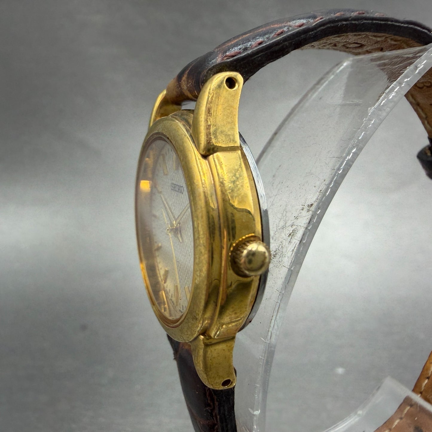 Seiko Watch Women 25mm White Dial Gold Tone Round V701-1930 New Battery Vintage2