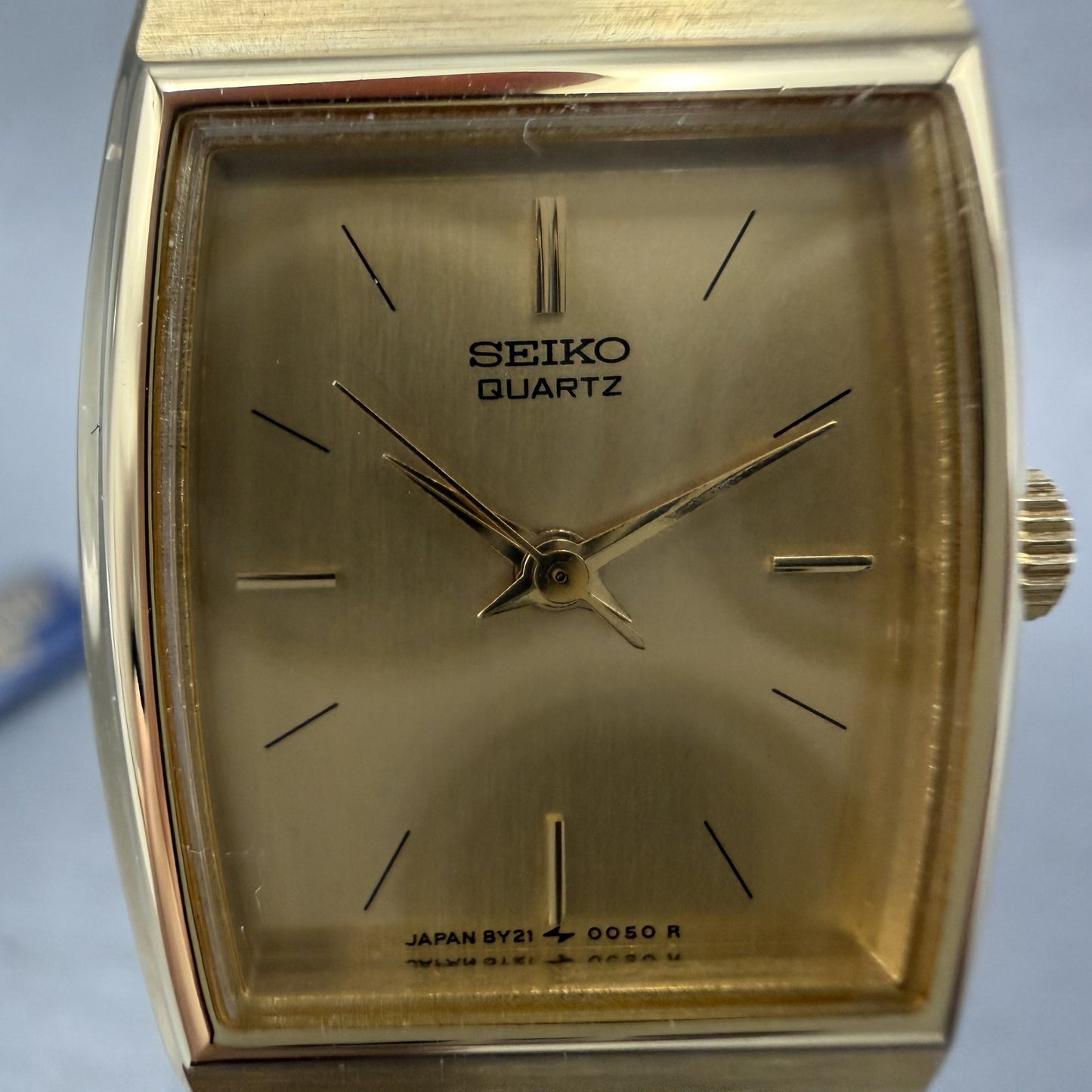 Seiko Tank Watch Women 20mm Gold Dial Gold Tone Rectangle 8Y215029 New Batt NOS1