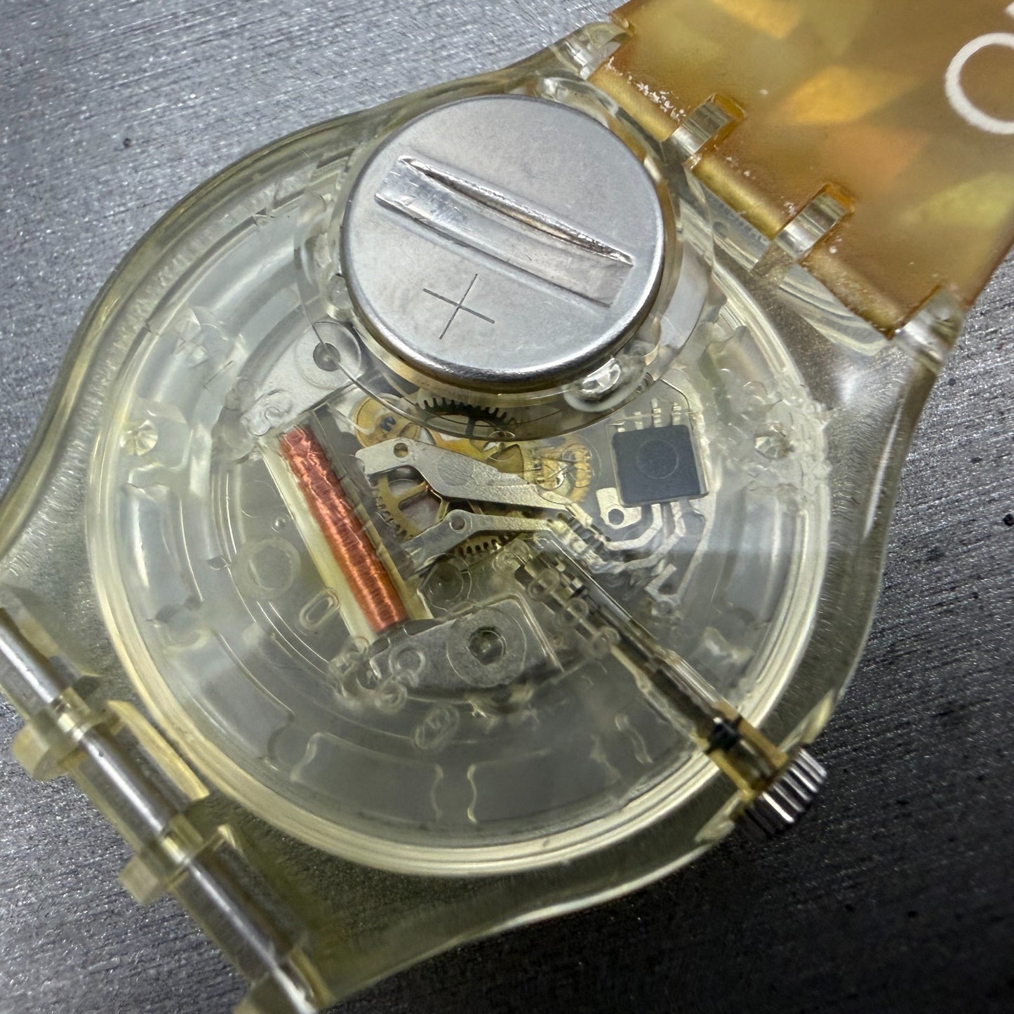 Swatch Watch Unisex 34mm White Dial Clear Case Celebrate time New Battery9