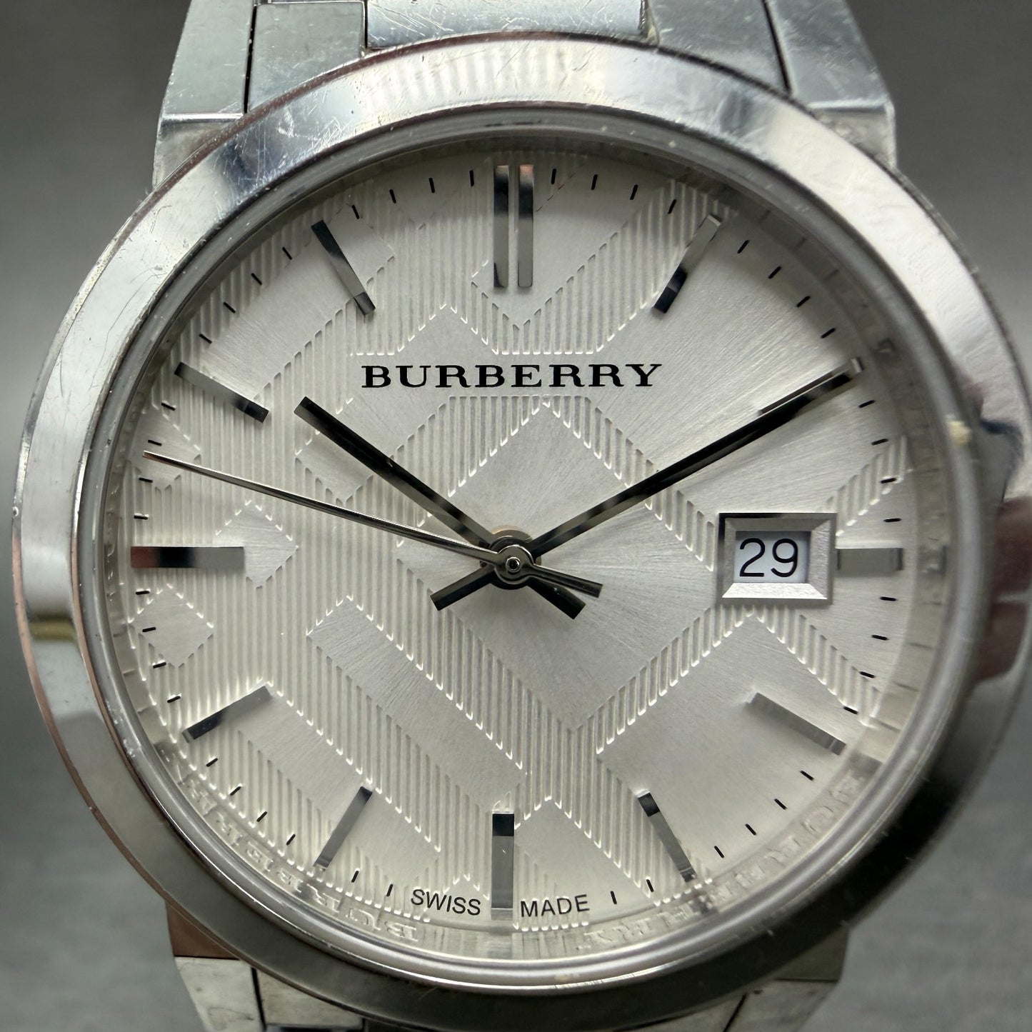Burberry Watch Women 35mm Silver Dial Silver Tone Date Round BU9144 New Battery1