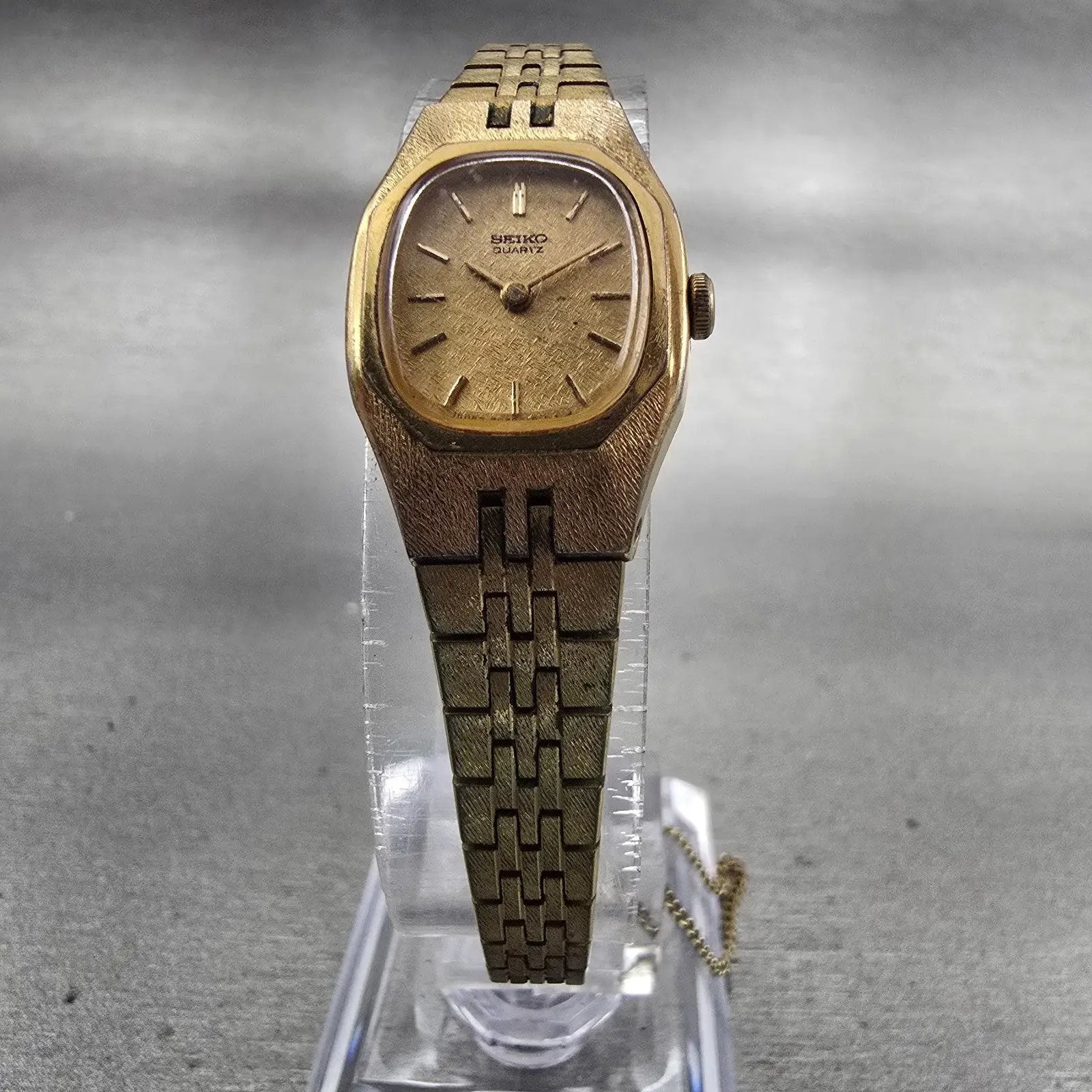 Seiko Watch Women 16mm Gold Dial Gold Tone Oval 2C20-5749 New Battery Vintage5