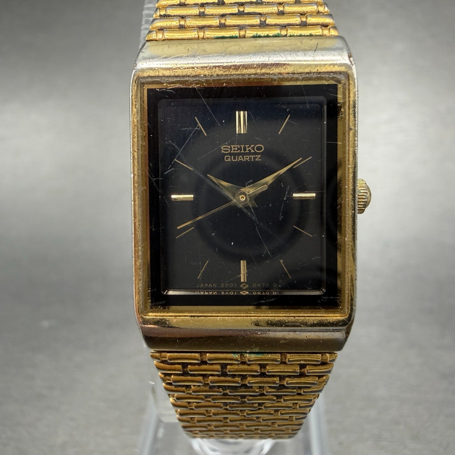 Seiko Tank Watch Women 18mm Black Dial Gold Tone 2Y01-5D1H Rectangle New Battery0