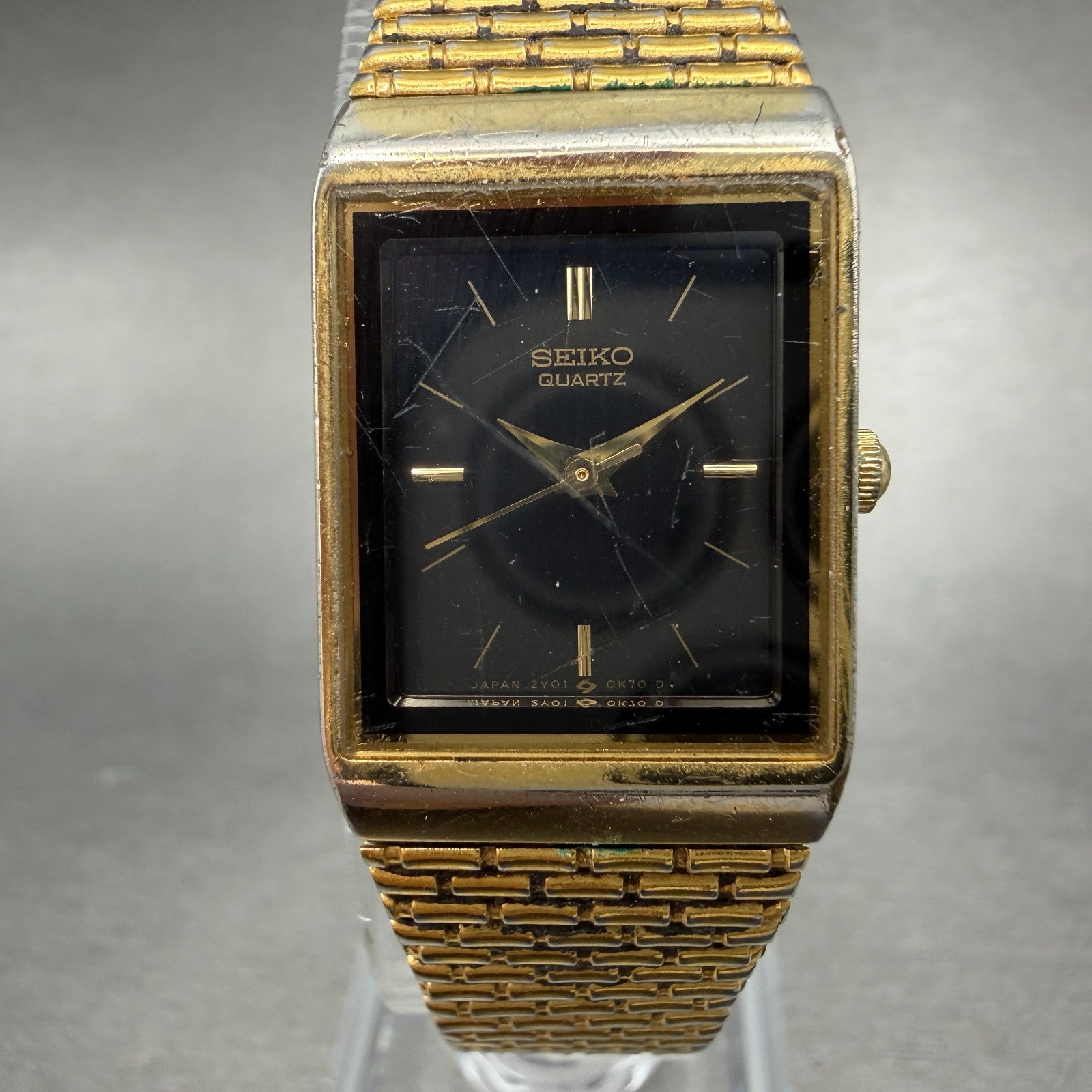 Seiko Tank Watch Women 18mm Black Dial Gold Tone 2Y01-5D1H Rectangle New Battery0