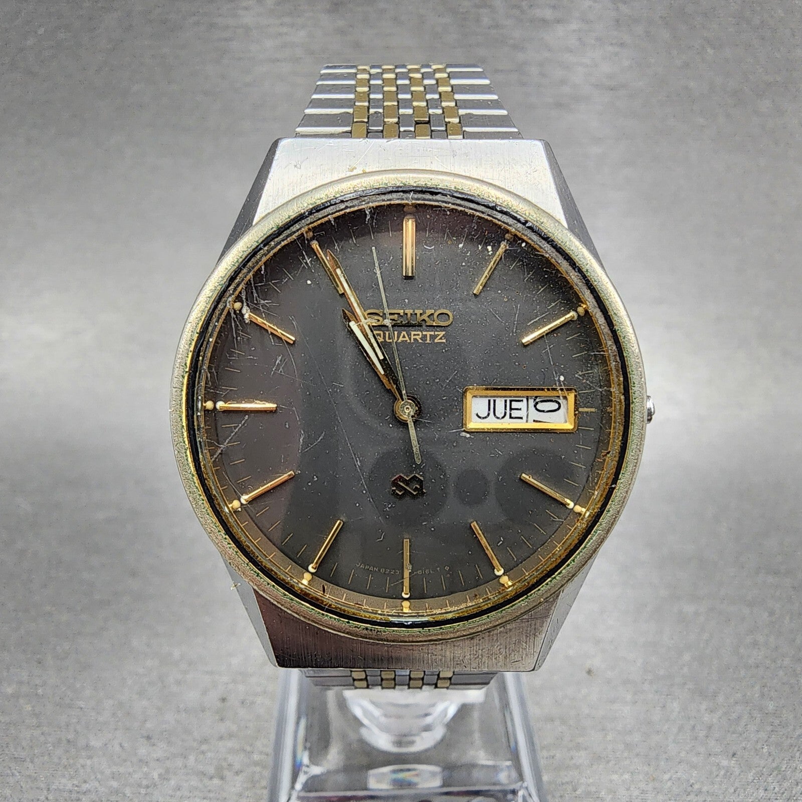 Seiko SQ Watch Men 35mm Gray Dial Two Tone Daydate Round 82238009 PARTS0