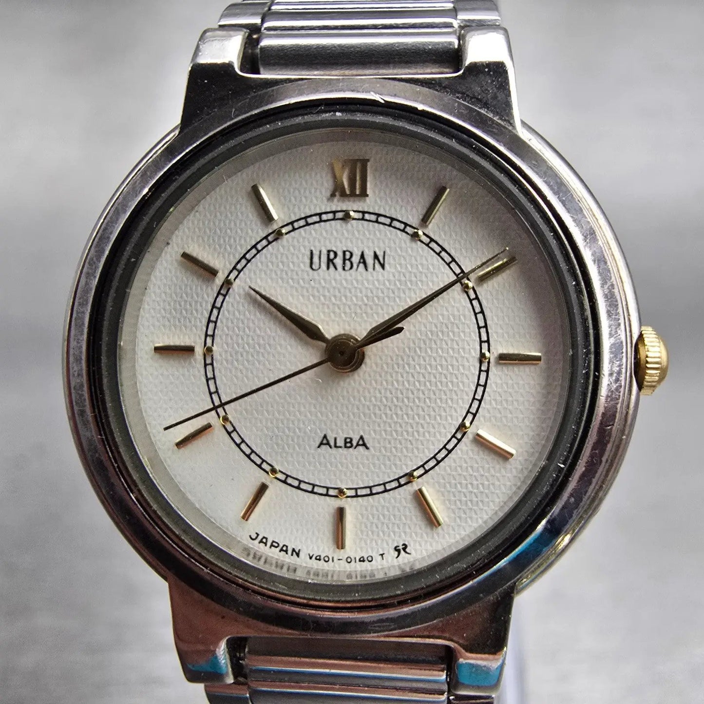 Seiko Alba Urban Watch Women 25mm White Dial Silver Tone Round V401-0050 New Bat1