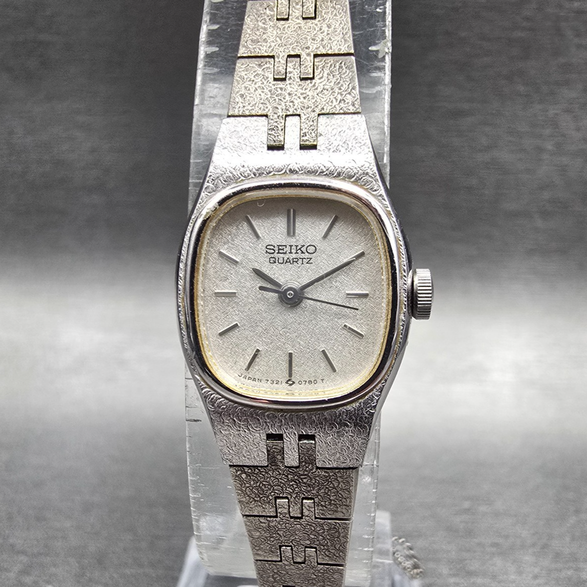 Seiko Watch Women 16mm Silver Dial Silver Tone Oval 7321-5399 New Battery0