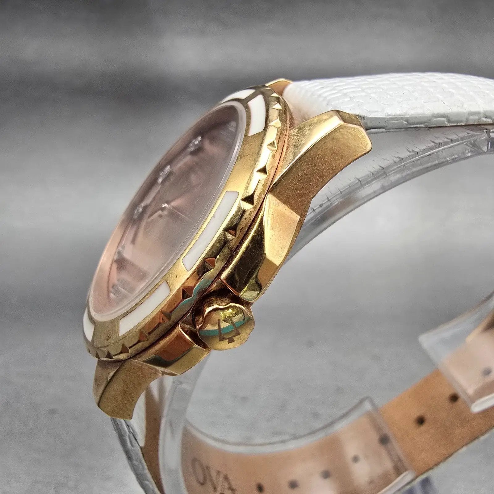 Bulova Watch Women 32mm MOP Dial Two Tone Diamonds Round 98P119 New Battery2