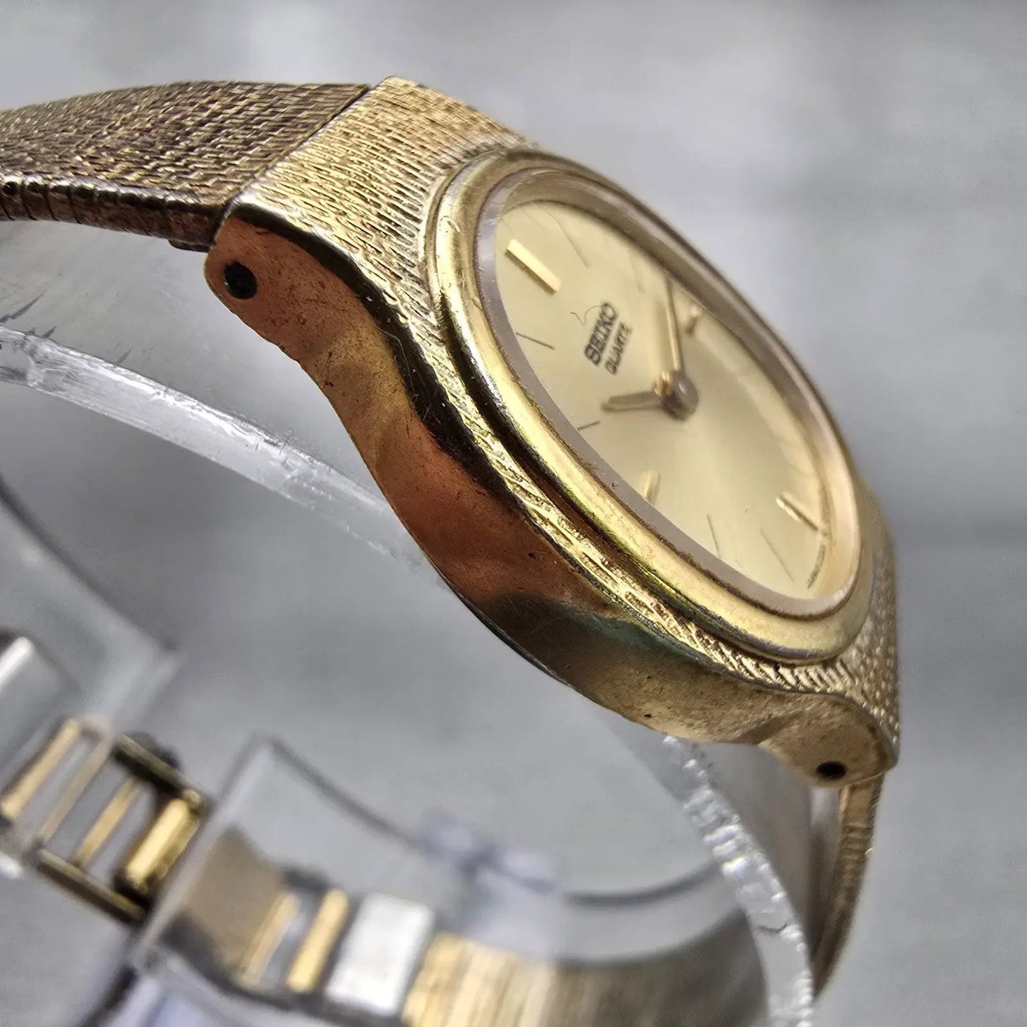 Seiko Watch Women 20mm Gold Dial Gold Tone Oval 2320-5359 New Battery Vintage3