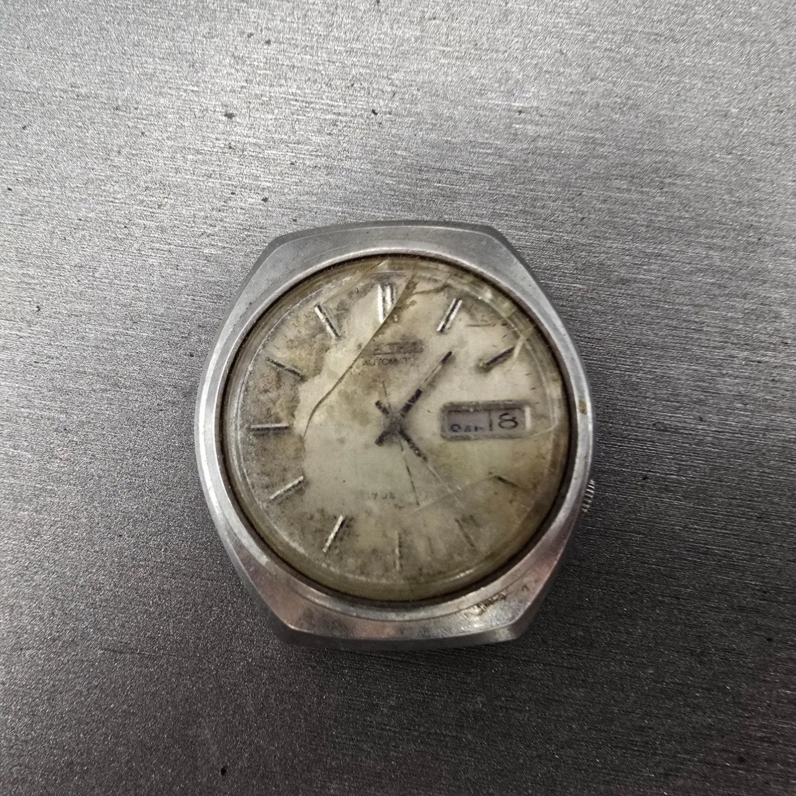 Seiko Automatic Watch Men 37mm Silver Dial Silver Tone Daydate 7009-8229 PARTS0