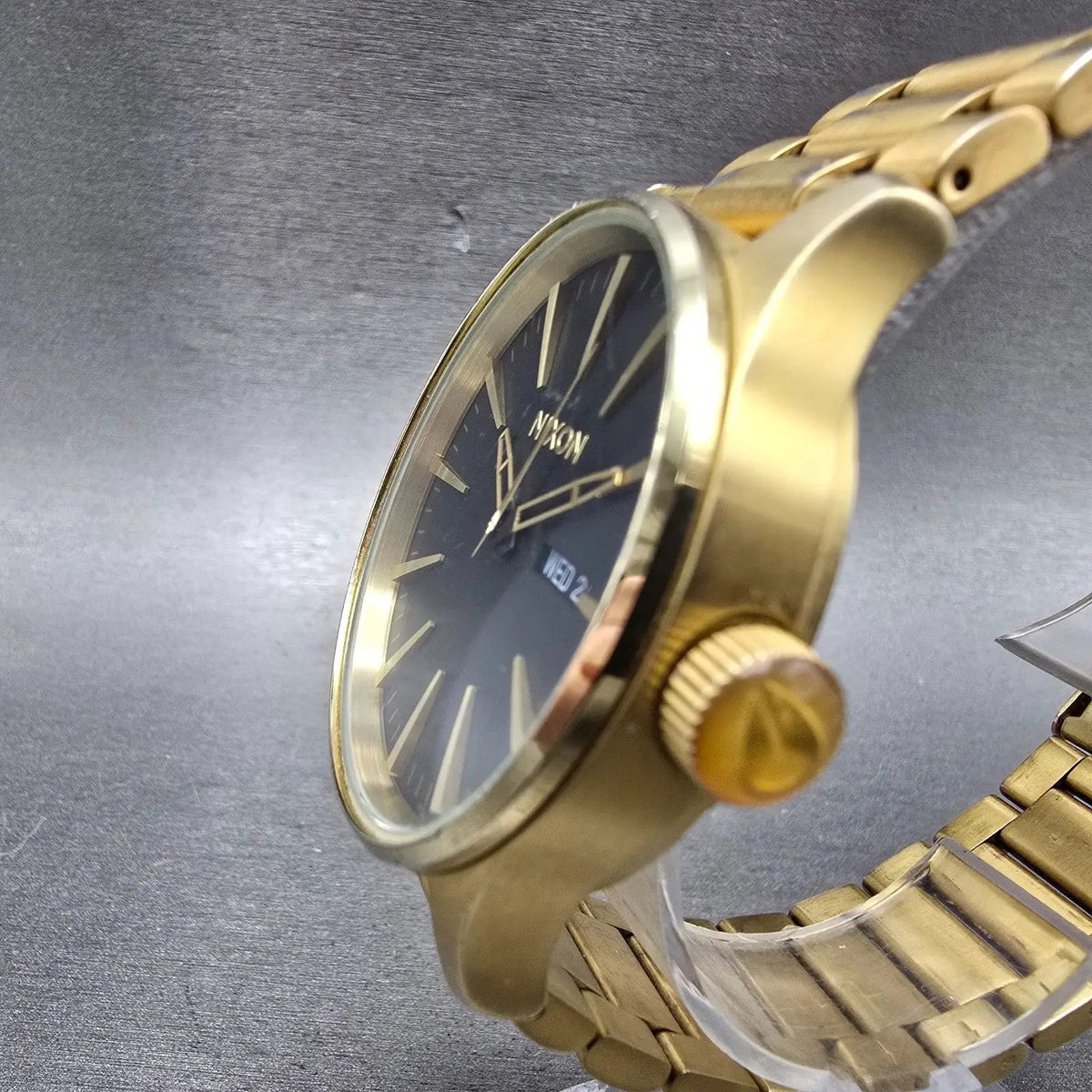 Nixon Sentry Watch Men 42mm Black Dial Gold Tone Daydate Round New Battery2